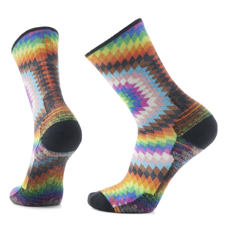 Lightweight fuzzy socks-Hike Light Cushion Love Lives Here Print Crew Socks