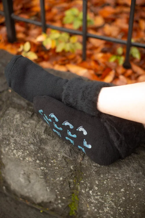 Soft cashmere socks-New Zealand Bed Socks with Foot Treads