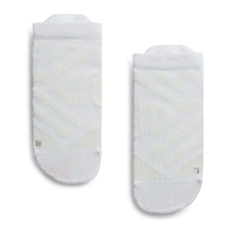 Plush holiday socks-On Women's Performance Low Sock - Prism Capsule