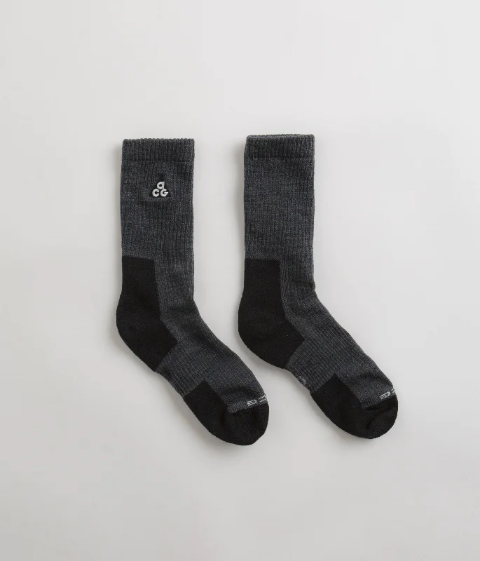 Cushioned yoga socks-Nike ACG Everyday Cushioned Crew Socks - Anthracite / Volt / Black / Summit White