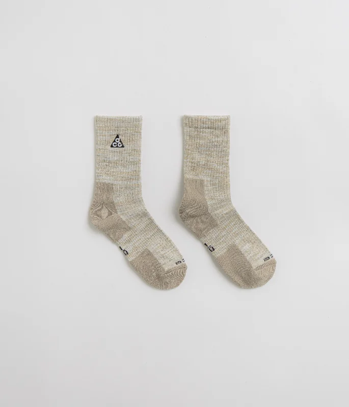 Elegant sheer socks-Nike ACG Everyday Cushioned Crew Socks - Light Bone / Volt / Khaki / Black