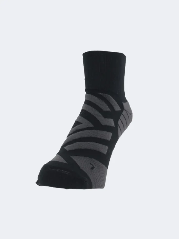 Trendy emoji socks-On Performance Men Running Sock Black/Shadow