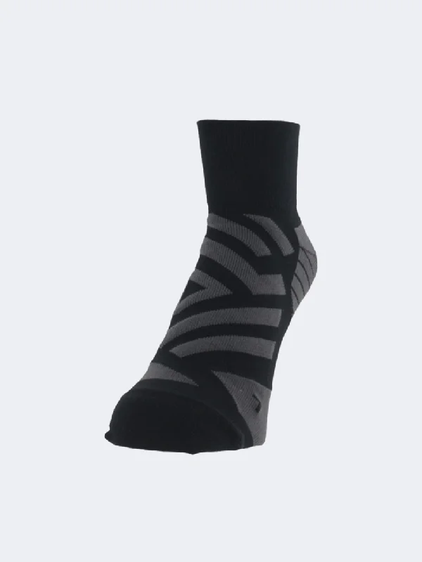 Plush knit socks-On Performance Women Running Sock Black/Shadow